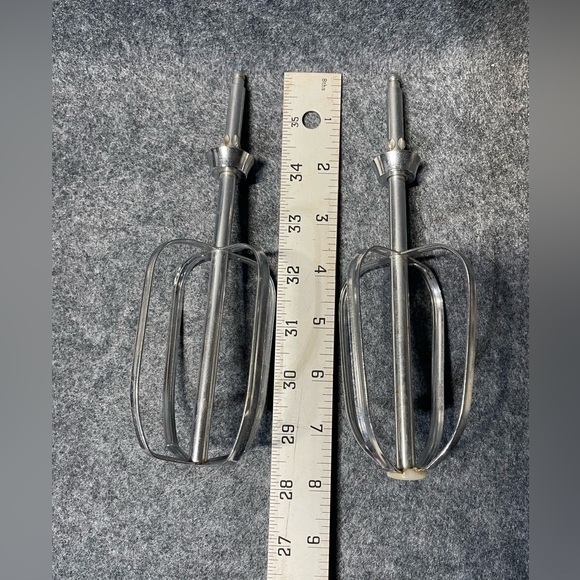 Oster Regency Kitchen Center Replacement Parts Mixer Beaters VTG - Picture 2 of 3